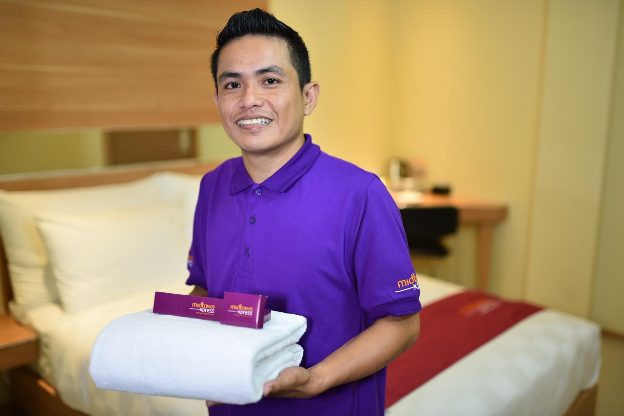 Midtown Xpress Balikpapan Hotel Exterior photo