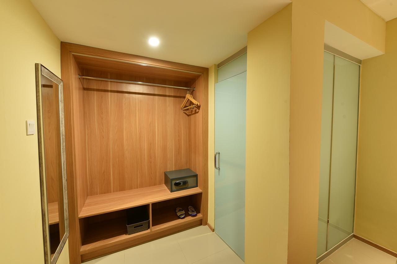 Midtown Xpress Balikpapan Hotel Exterior photo